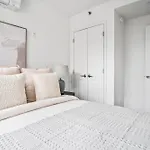 Stunning Modern 2Bedroom Apartment Near Central Park And Times Square