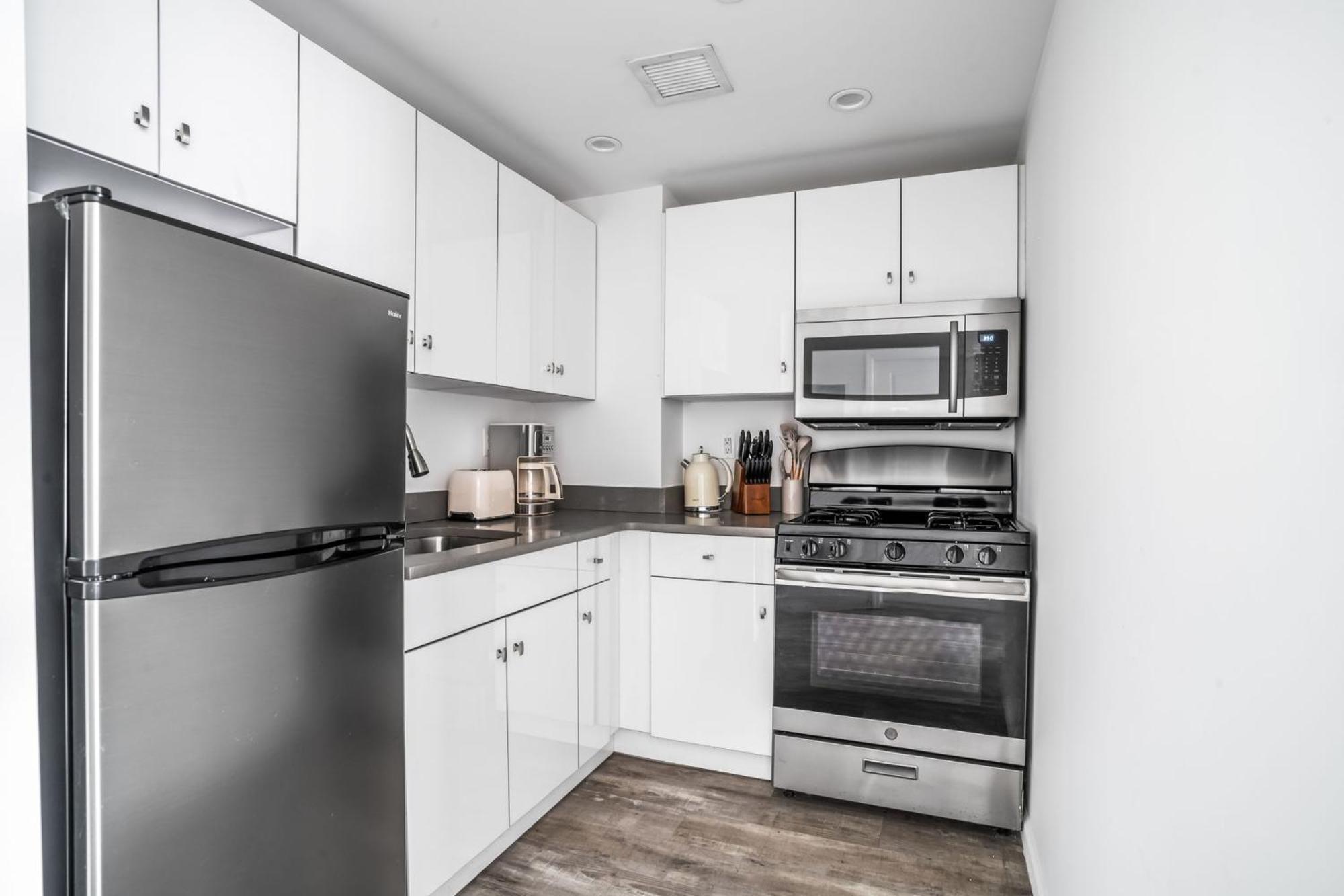 Stunning Modern 2bedroom Near Park And Times Square Apartment New York