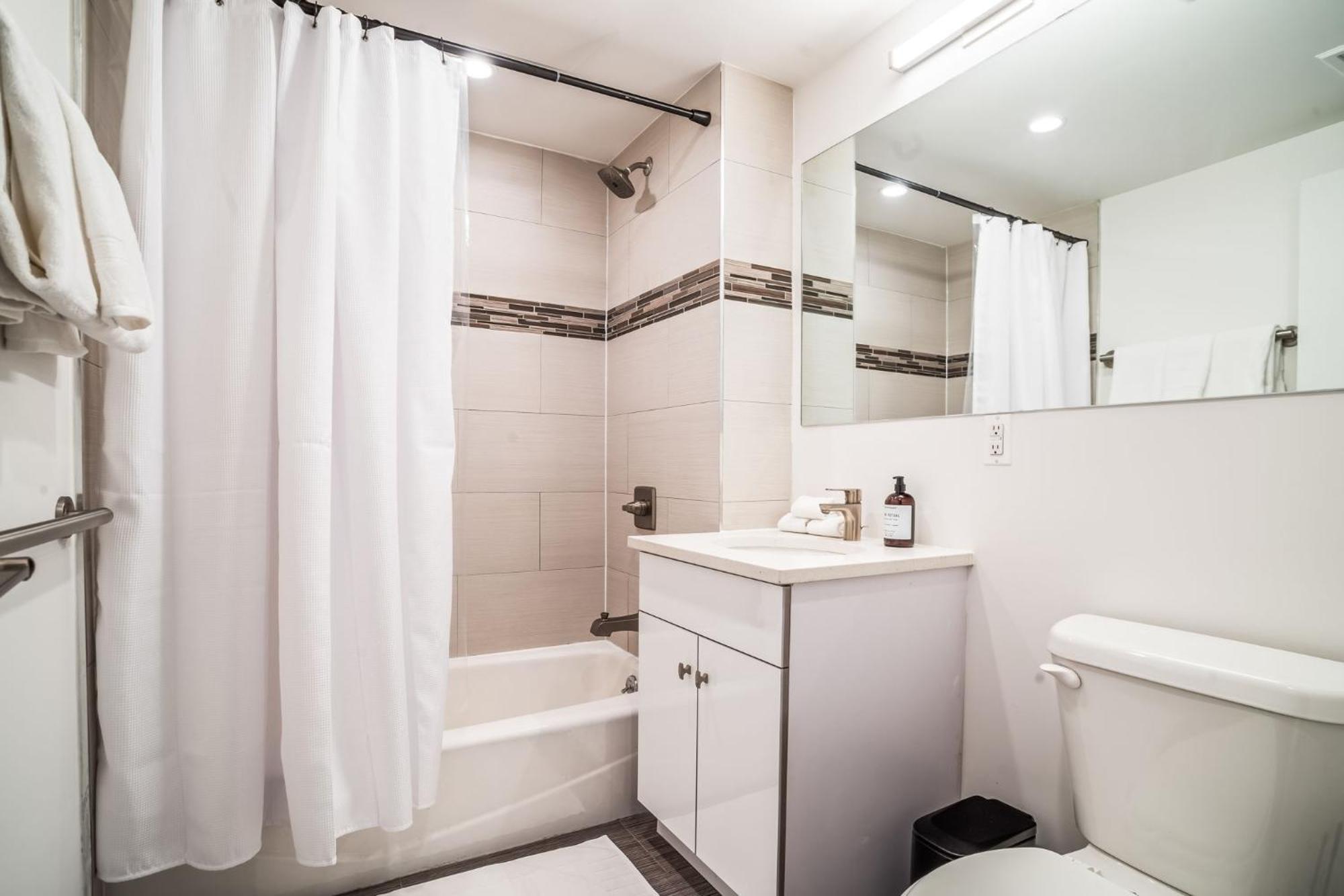 Stunning Modern 2bedroom Near Park And Times Square Apartment